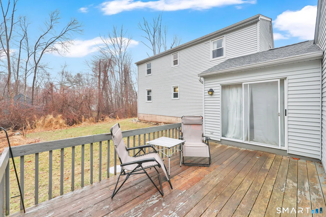 Photo of 1091 Flanders Road