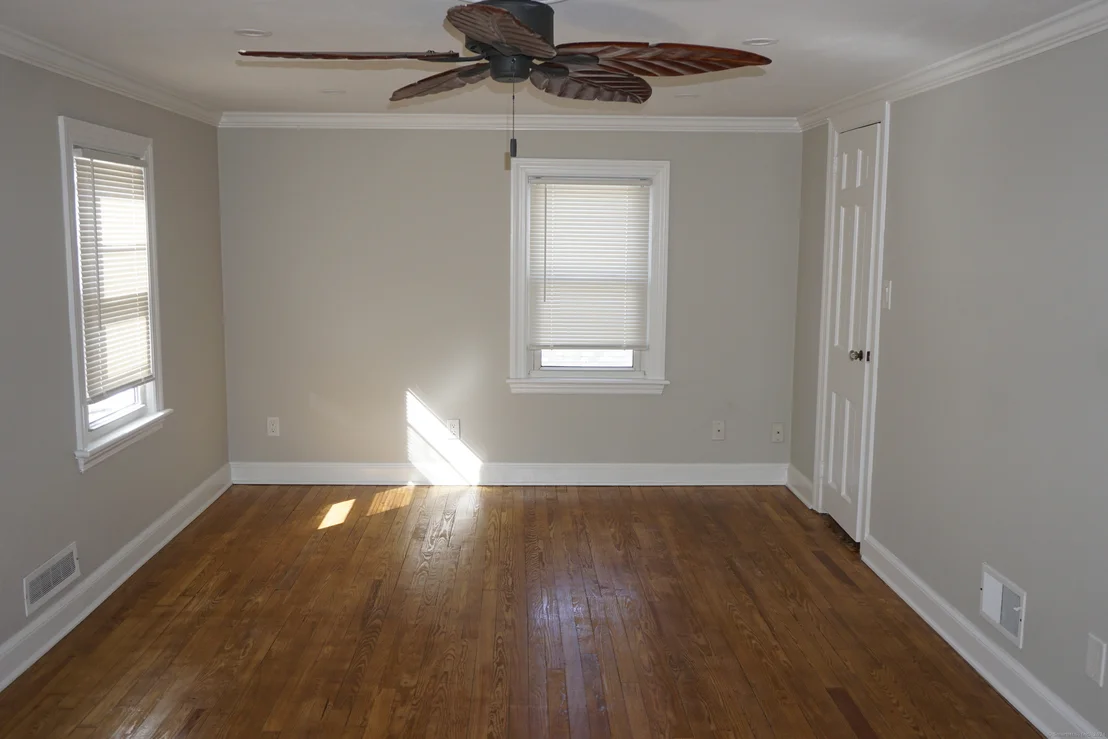 Photo of 87 Rosen Avenue
