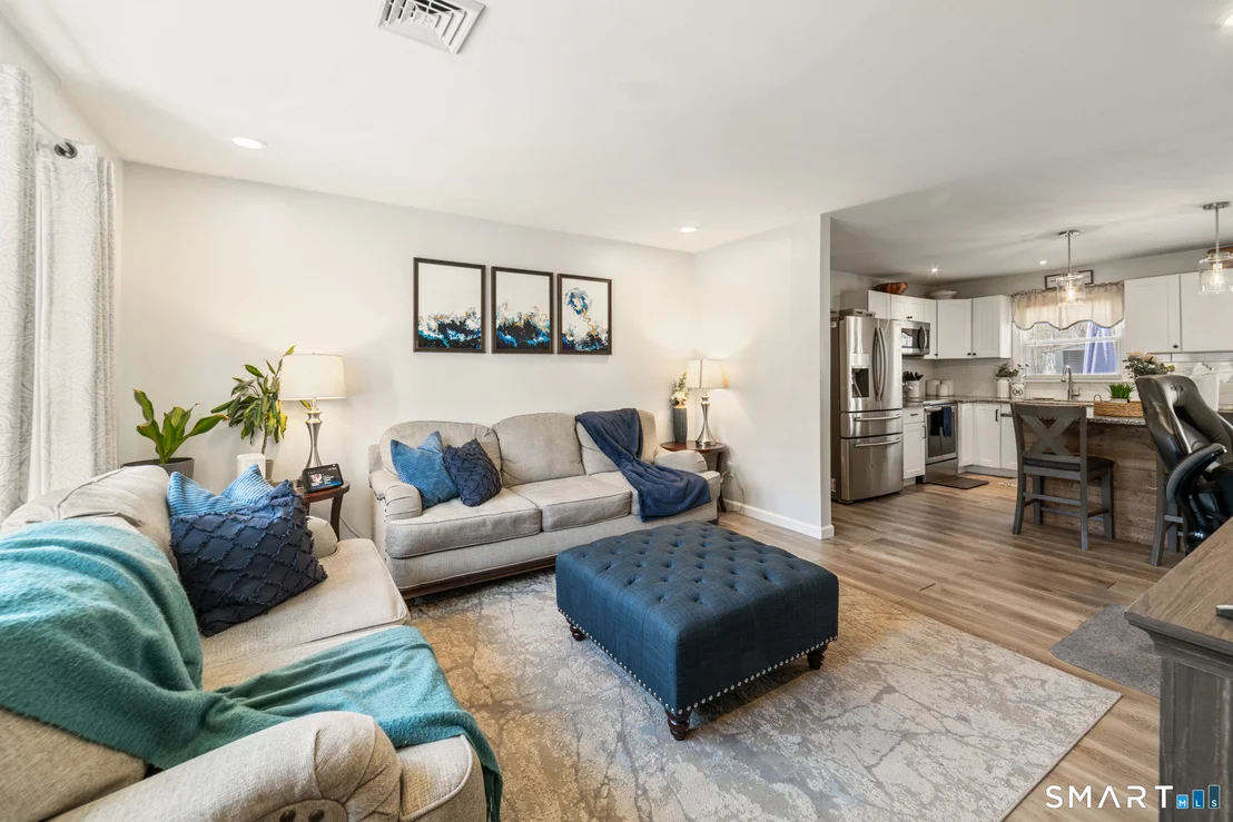 Photo of 185 Bluebird Drive
