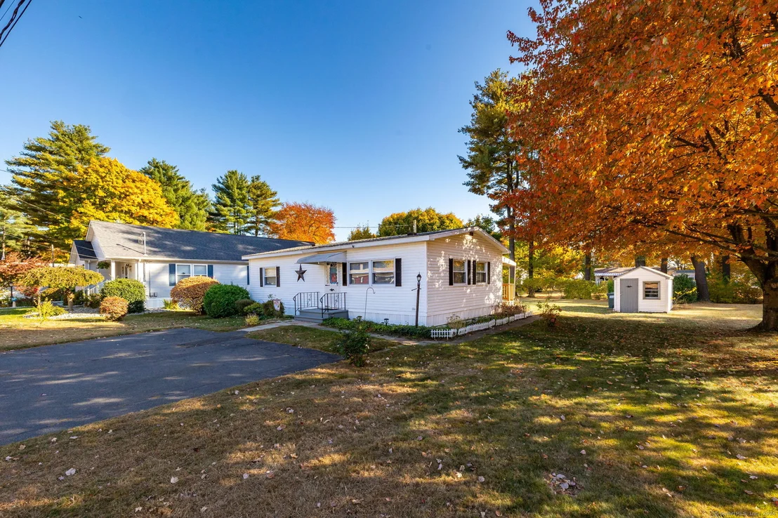 Photo of 6 Red Oak Drive