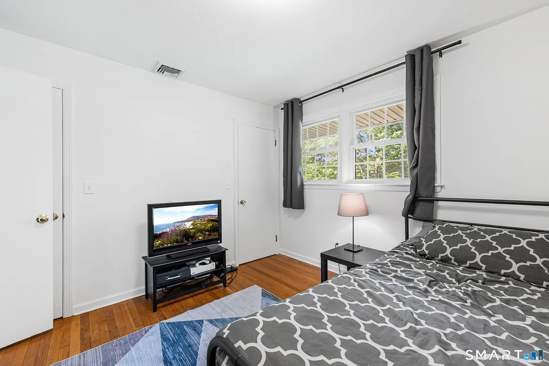 Photo of 650 Racebrook Road