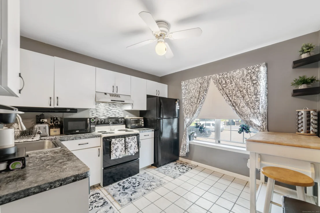 Photo of Unit APT68 at 19 Taft Point