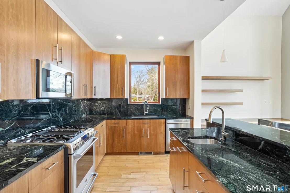 Photo of 152 Lakeside Drive