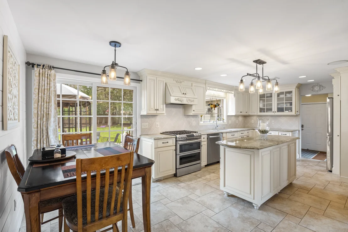 Photo of 511 Salmon Brook Street