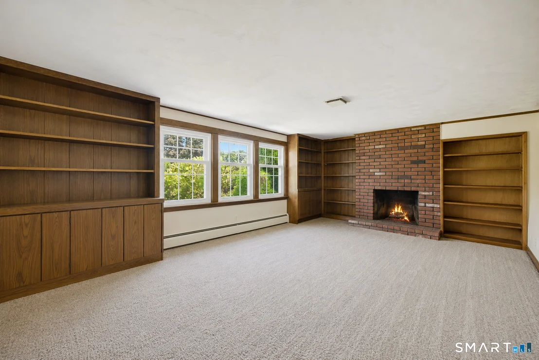 Photo of 17 Riverside Drive