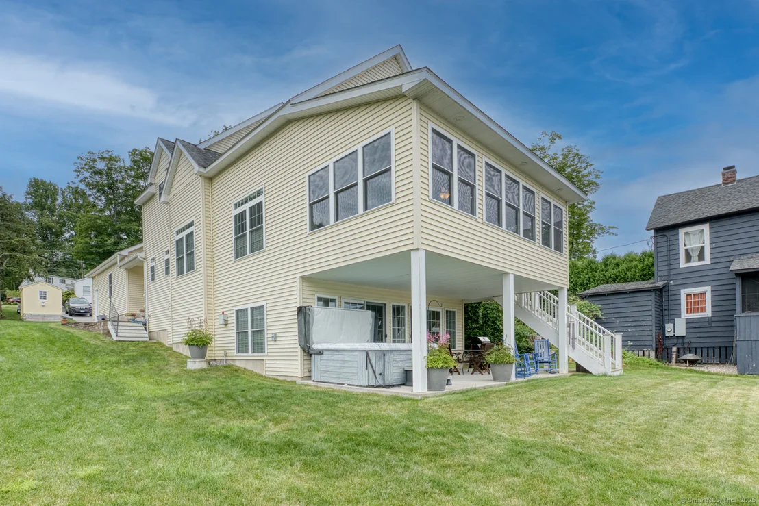 Photo of 722 Lake Drive