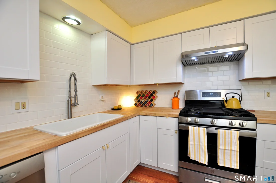 Photo of 121 Wedgewood Drive