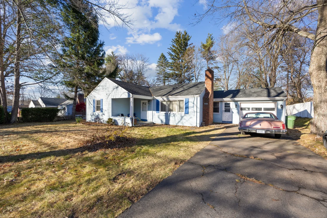 Photo of 690 Bloomfield Avenue