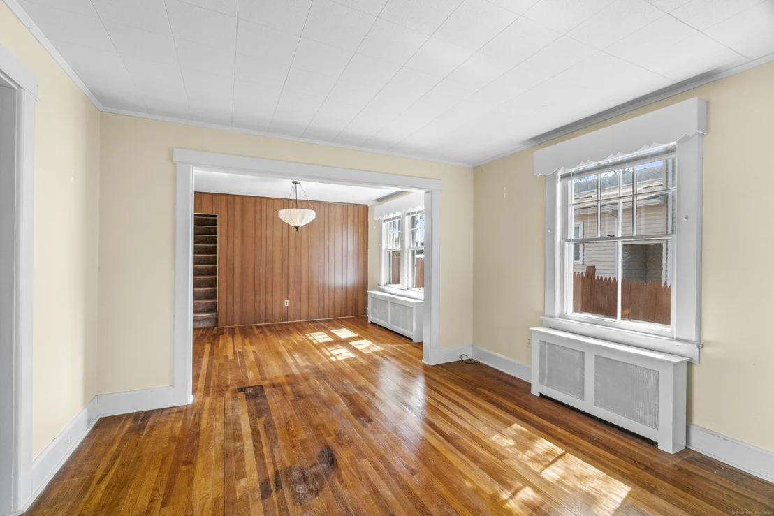Photo of 143 Highview Avenue