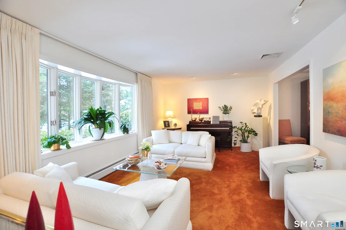 Photo of 15 Winhart Drive