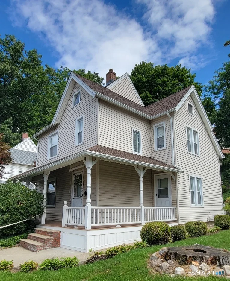 Photo of 1375 Baldwin Street
