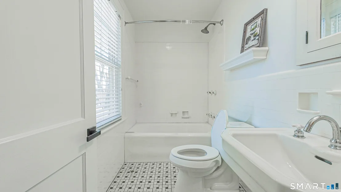 Photo of 1210 Laurel Avenue