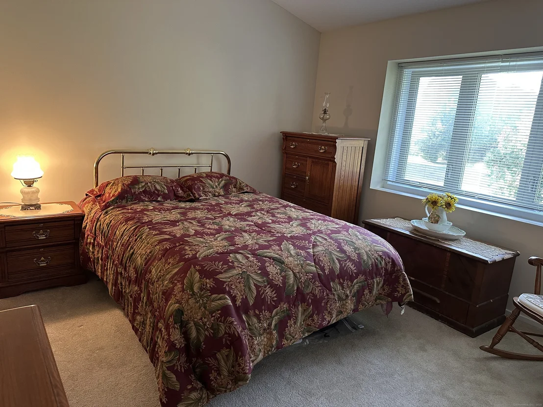 Photo of Unit APT23 at 827 Oronoke Road