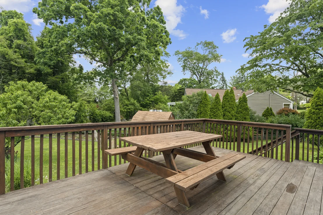 Photo of 252 Lakeview Drive