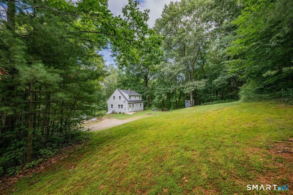 Photo of 425 Lakeside Road
