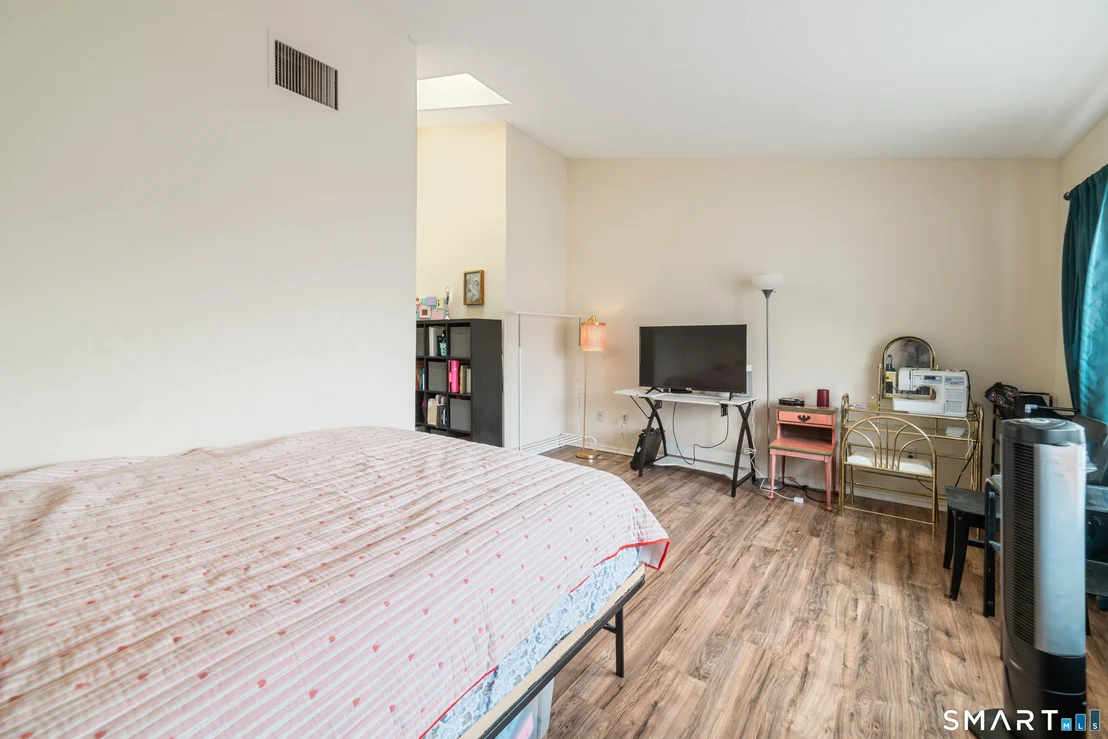 Photo of Unit 92 at 827 Oronoke Road