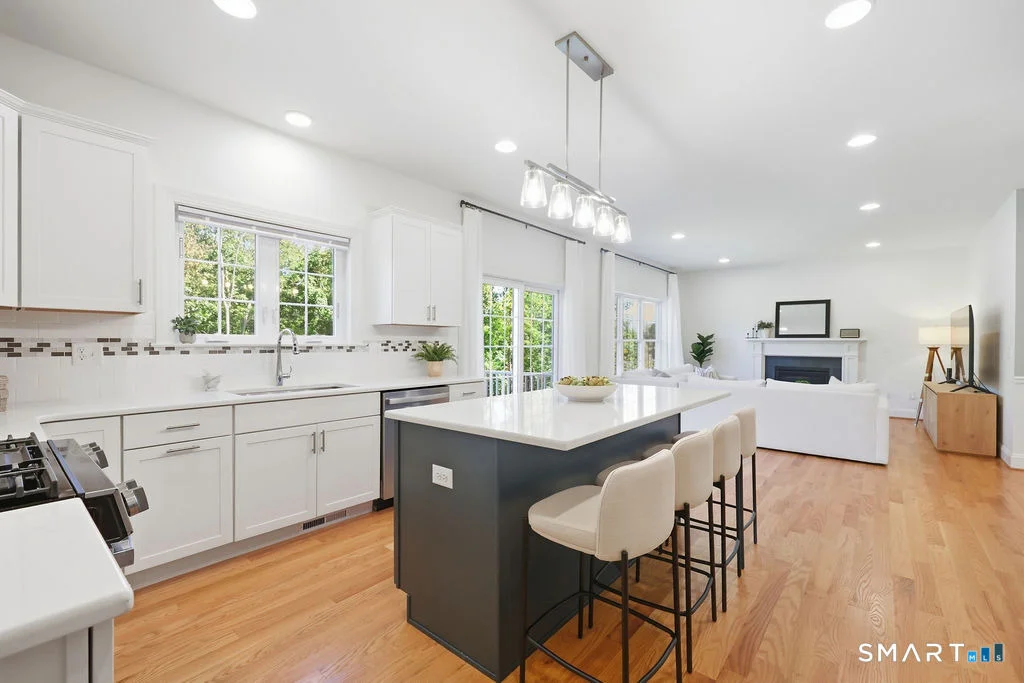 Photo of 21 Wolf Hill Road