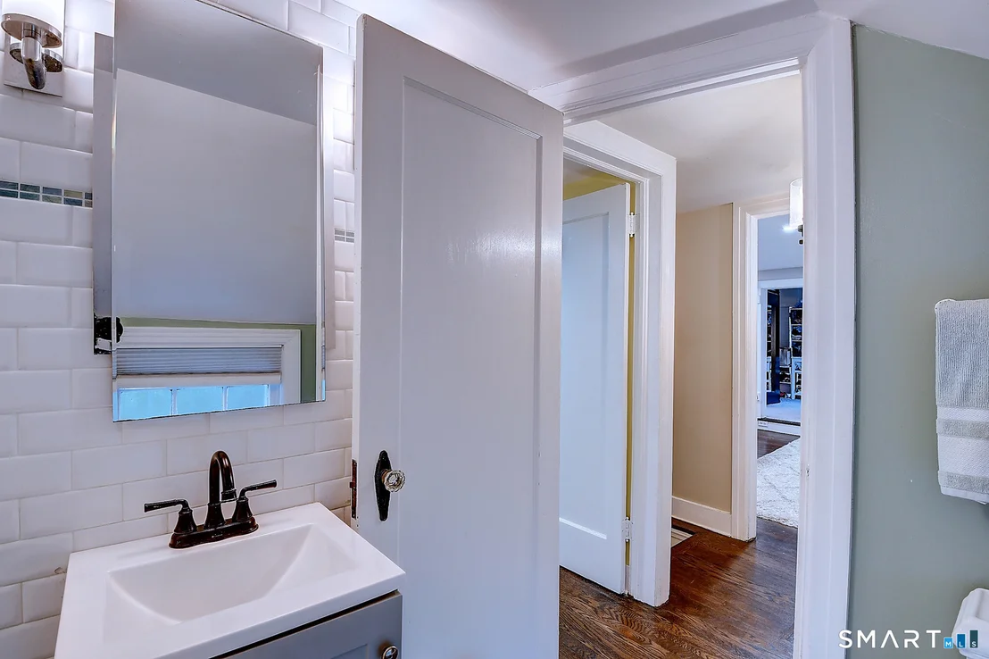 Photo of 27 Chestnut Hill Road