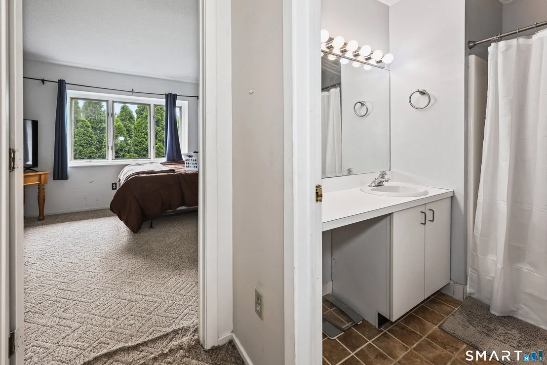 Photo of Unit 41 at 827 Oronoke Road
