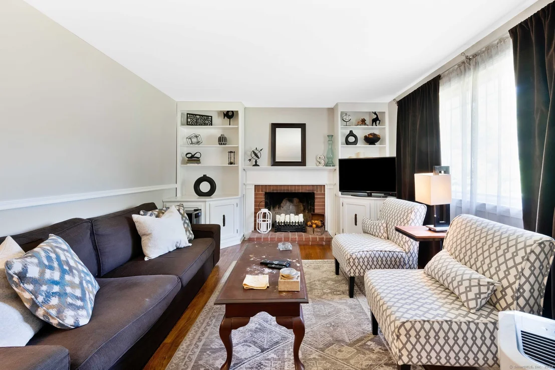 Photo of 2807 Ellington Road