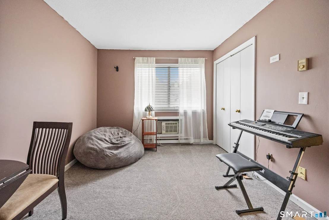 Photo of Unit 41D at 925 Oronoke Road