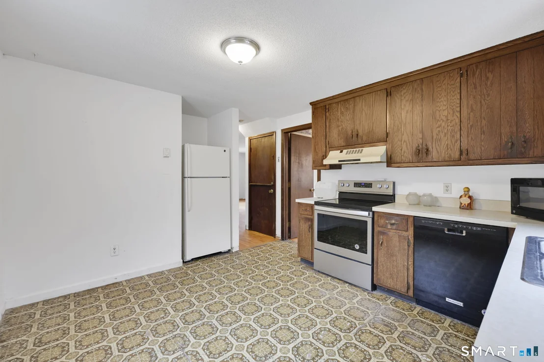 Photo of 1091 Flanders Road