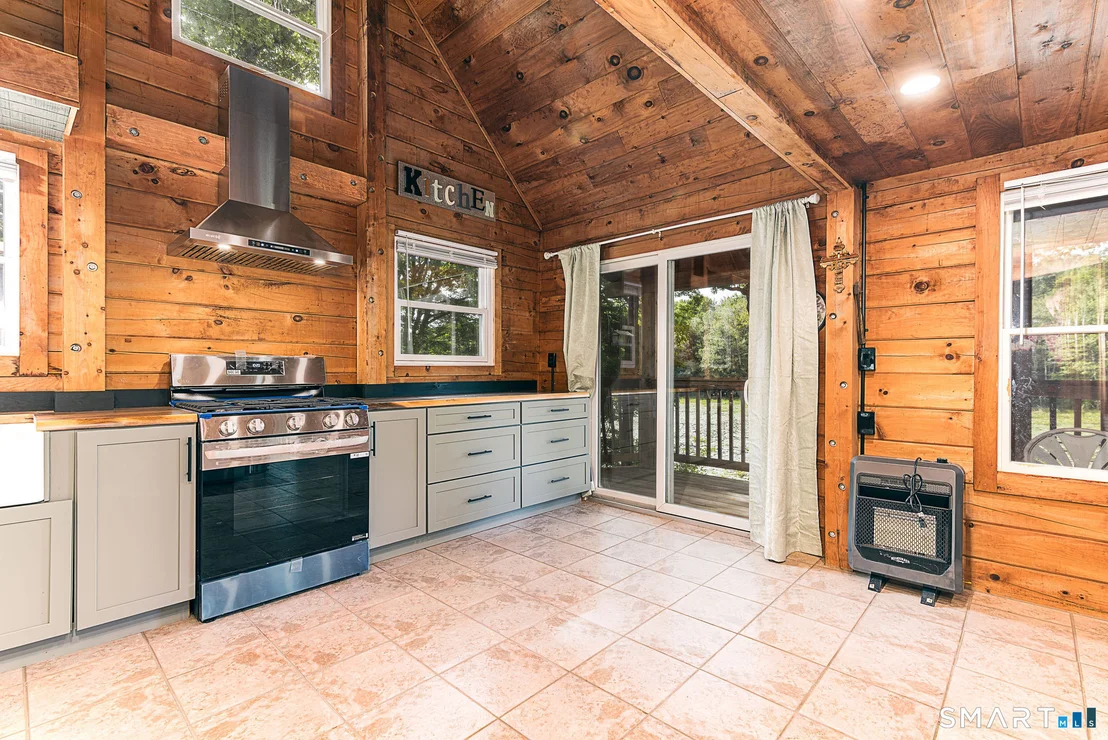 Photo of 157 Paradise Drive