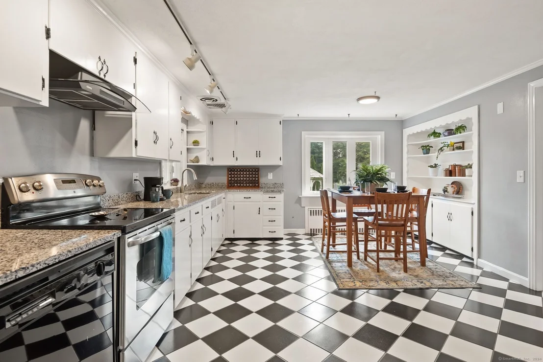 Photo of 297 Pinehurst Road