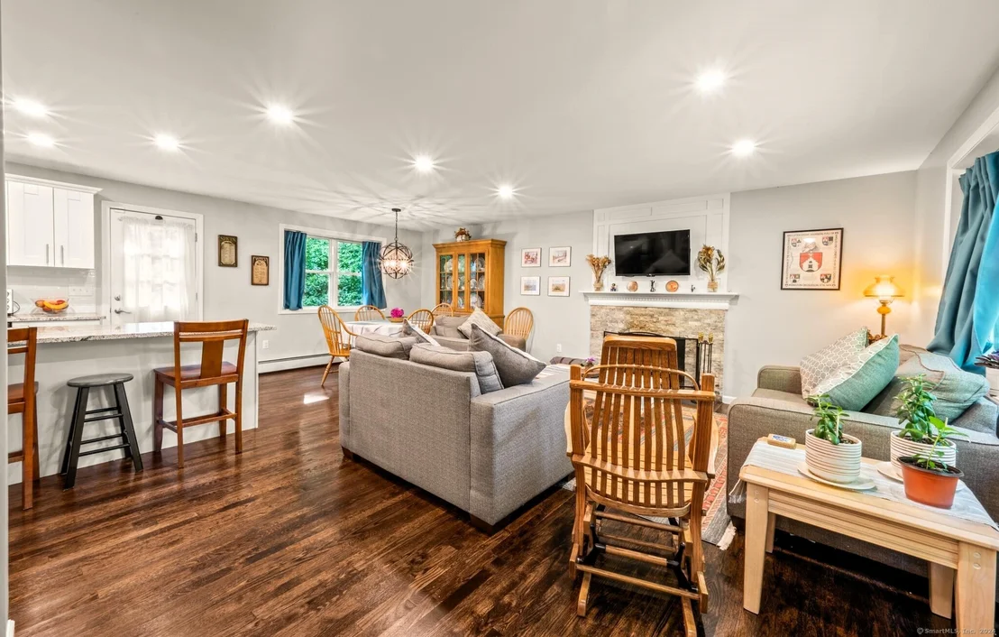 Photo of 160 Hattertown Road