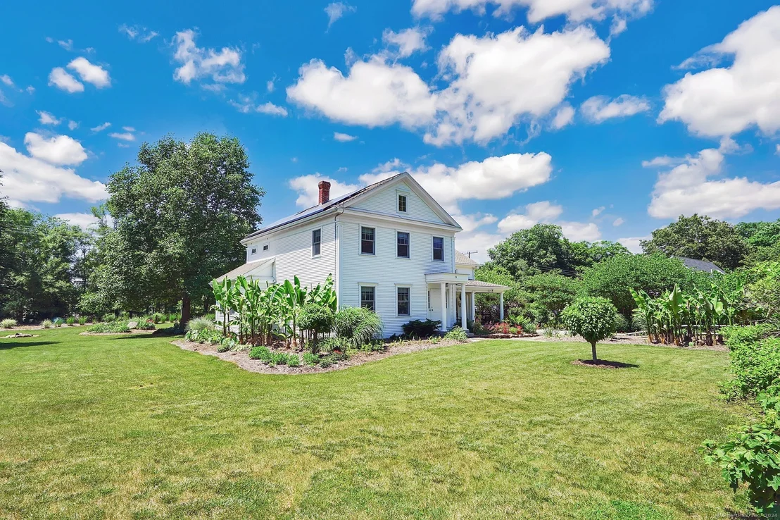 Photo of 9 Old Schoolhouse Road