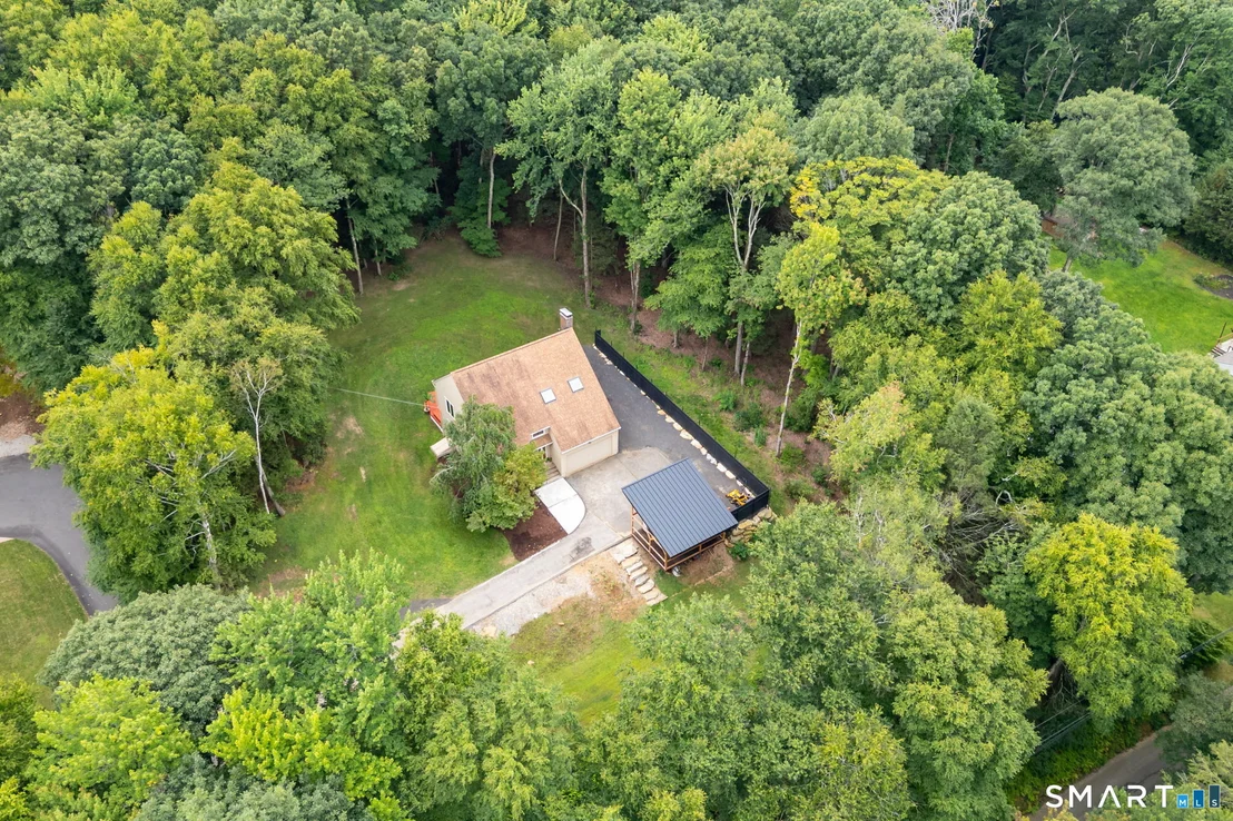 Photo of 1386 Cedar Swamp Road