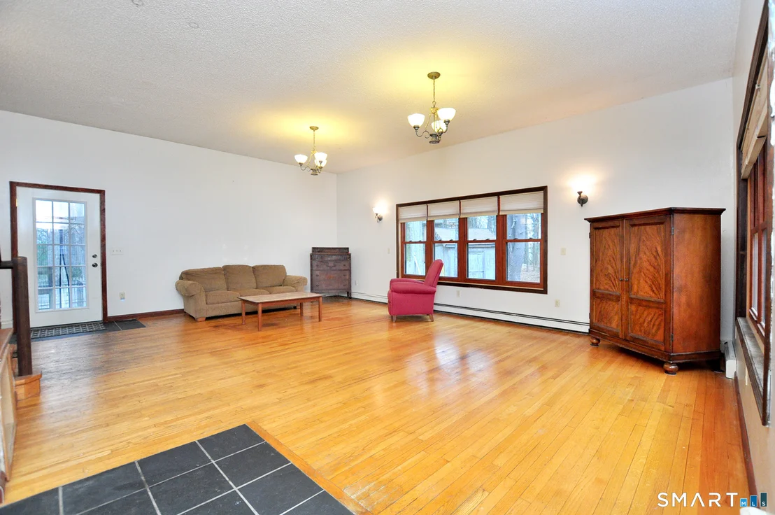 Photo of 121 Wedgewood Drive