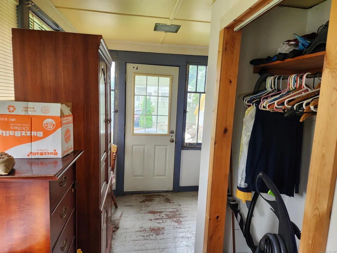 Photo of 976 New Haven Road