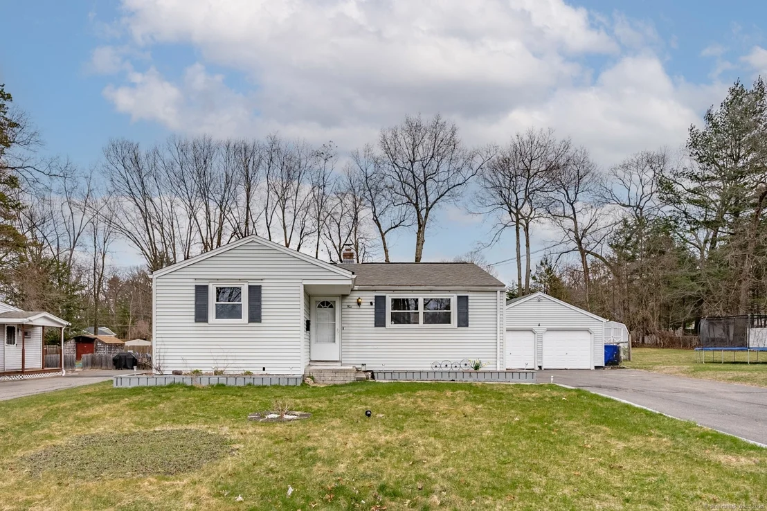 Photo of 4 Robbin Road