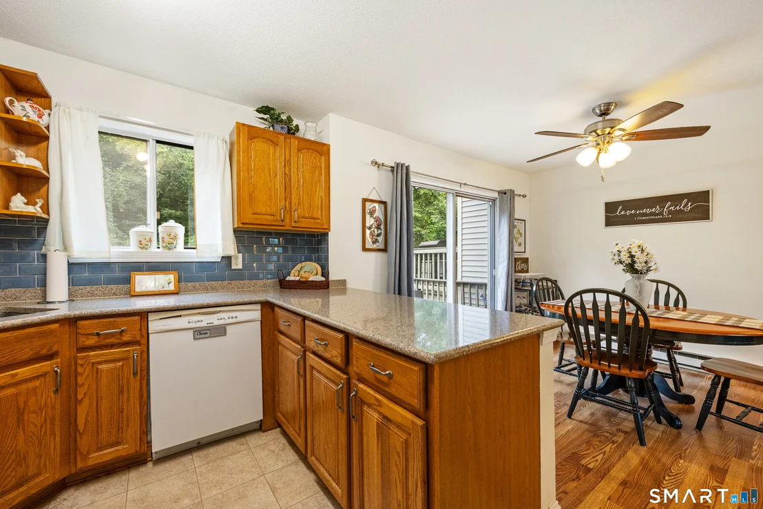 Photo of Unit 41D at 925 Oronoke Road
