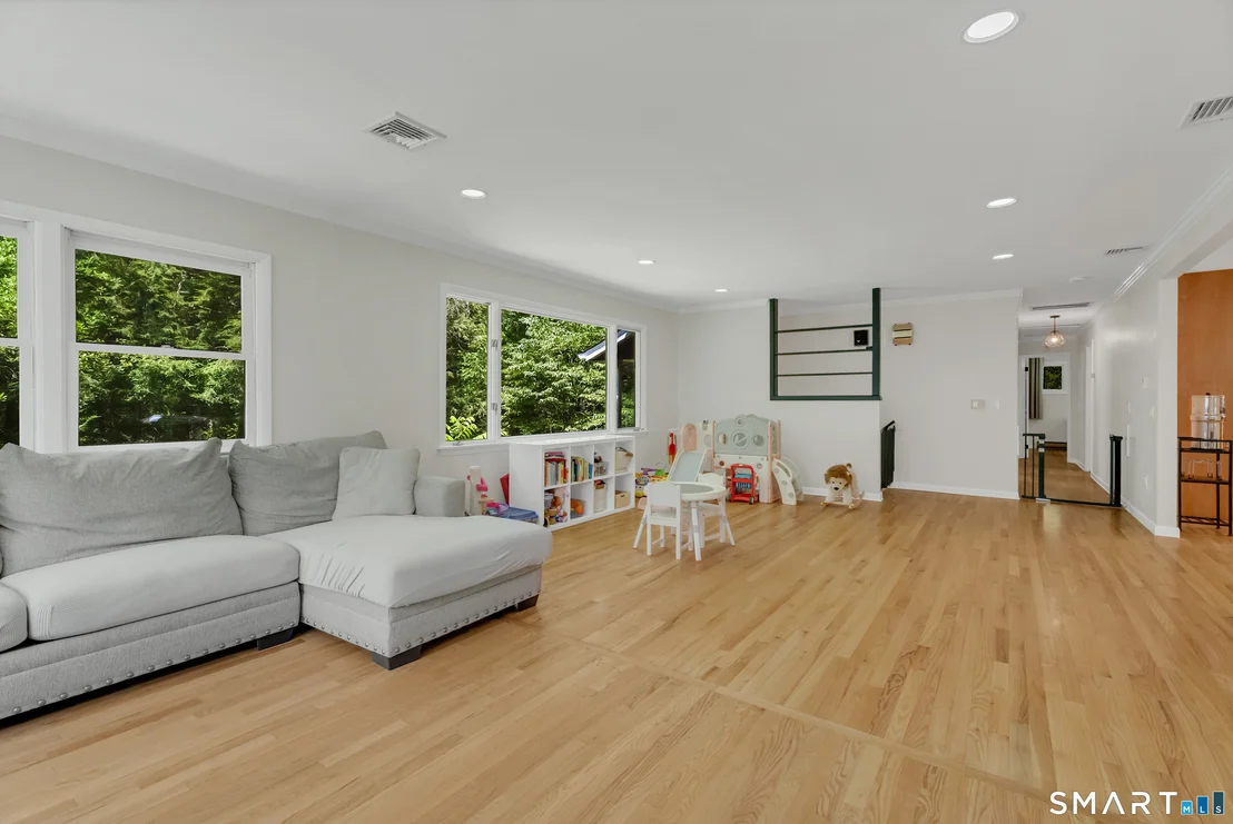 Photo of 25 Obtuse Hill Road