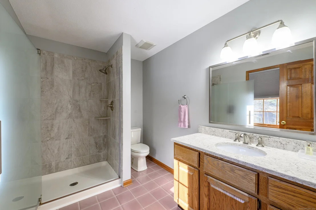 Photo of 1352 Wolf Hill Road