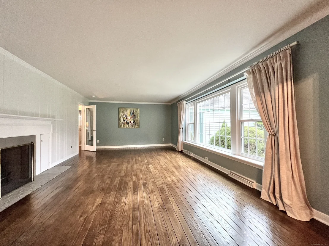 Photo of 320 Westport Road