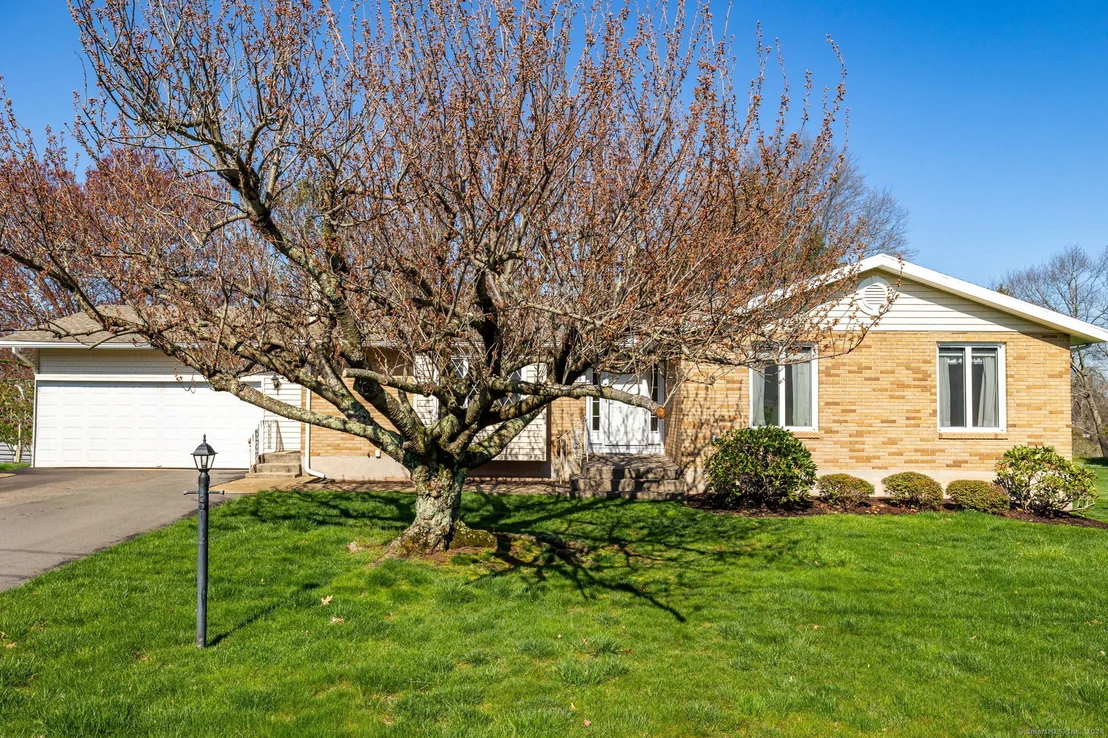 Photo of 106 Juniper Lane