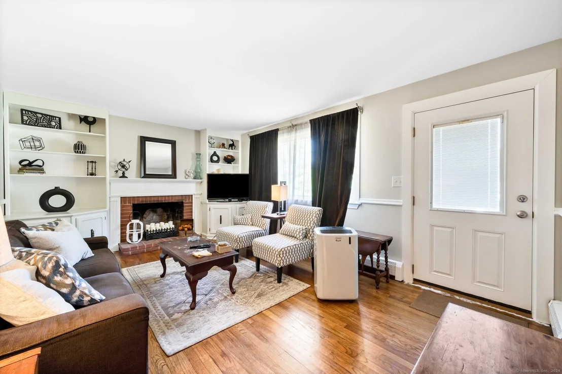 Photo of 2807 Ellington Road