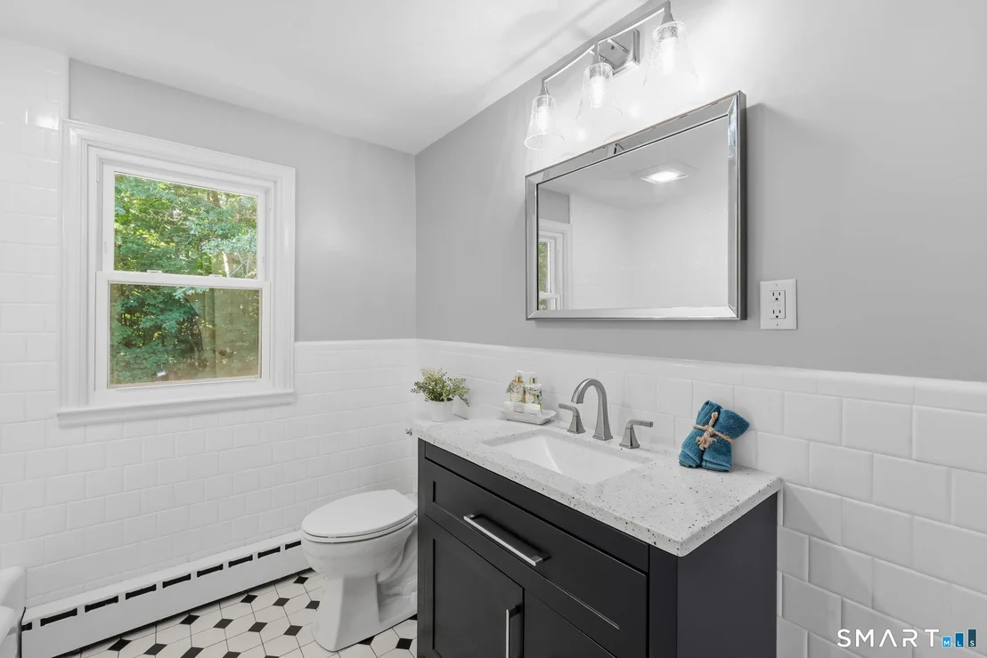 Photo of 156 Robin Hill Road