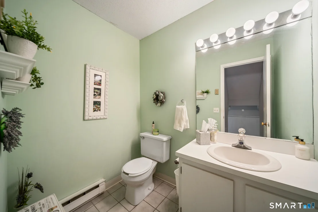 Photo of Unit 13C at 925 Oronoke Road