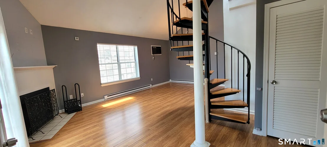 Photo of Unit 2 at 10 Taft Pointe