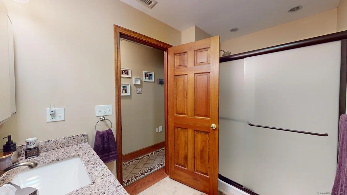 Photo of 305 Broad Brook Road