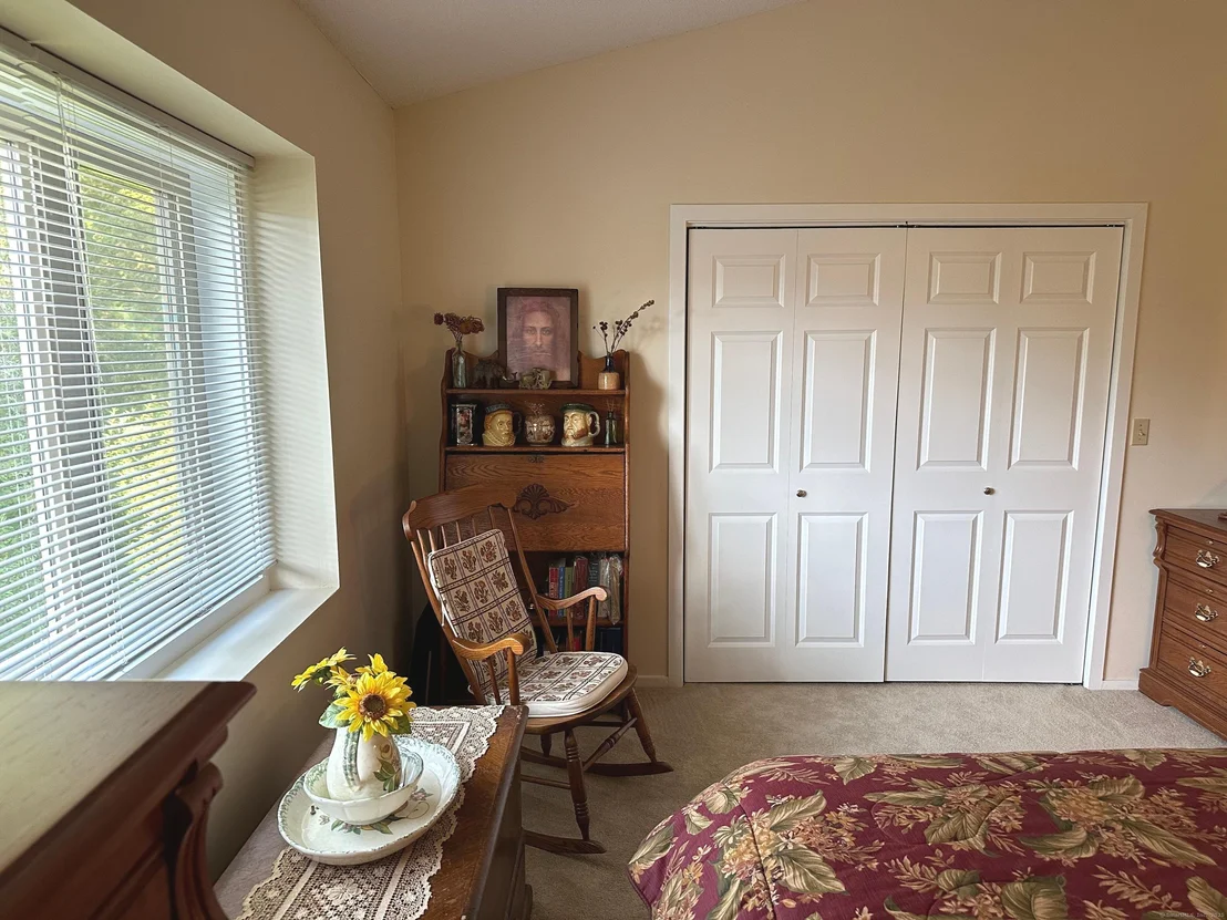 Photo of Unit APT23 at 827 Oronoke Road