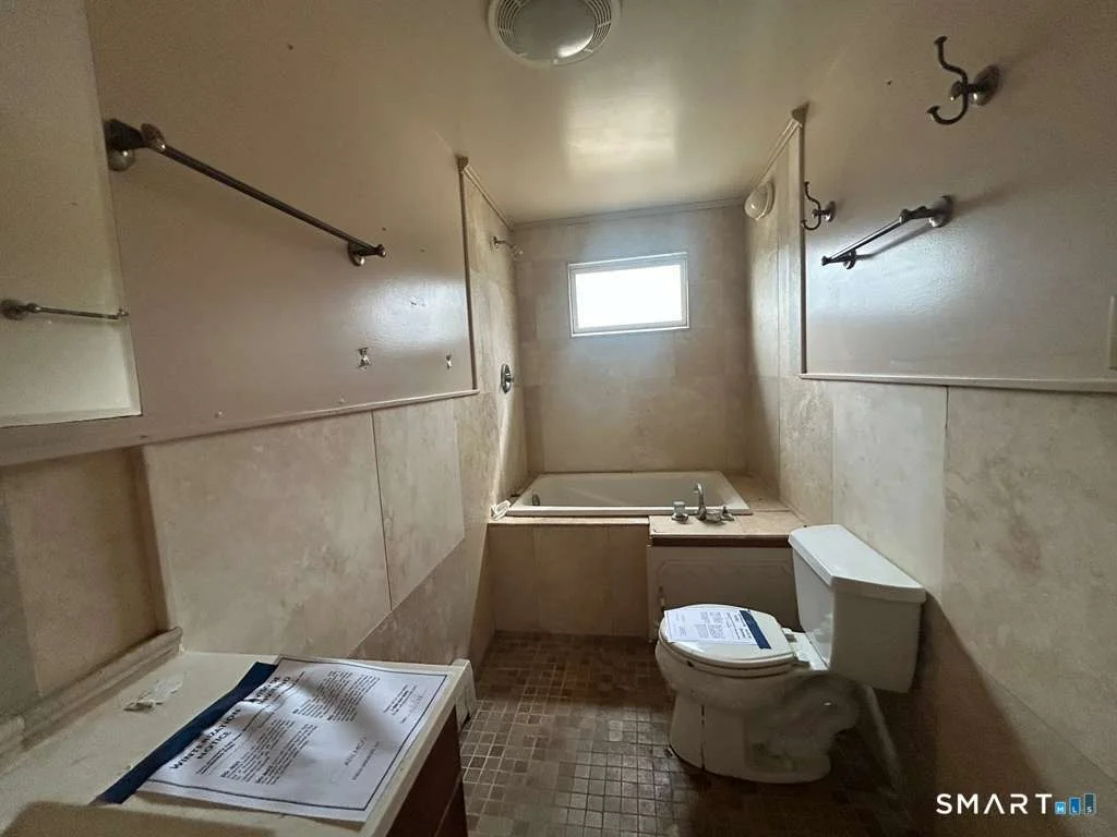 Photo of 17 Comstock Avenue