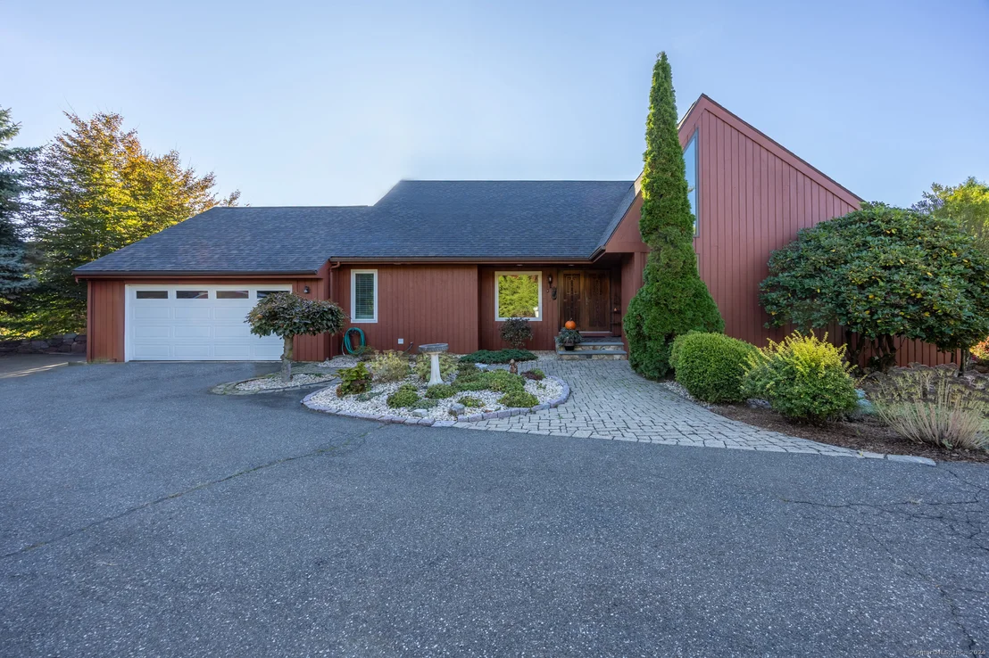 Photo of 332 Mooreland Road