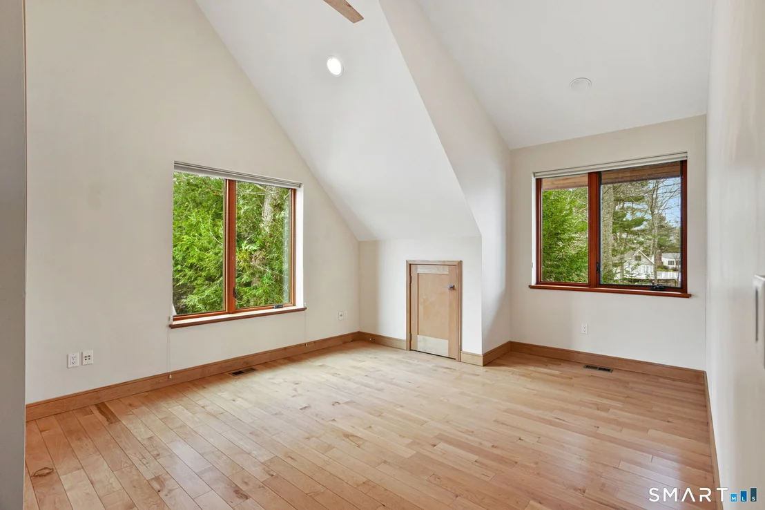 Photo of 152 Lakeside Drive