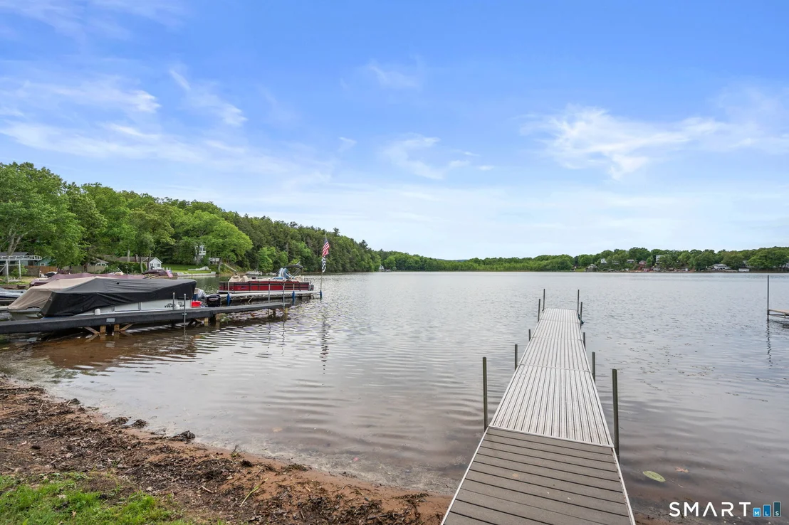 Photo of 440 Lakeview Drive