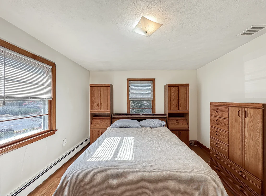 Photo of 379 Scott Road